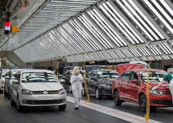 От российского Volkswagen просто так не отстанут. ГАЗ вновь подал в суд на российскую «дочку» Volkswagen AG, но сумма иска выросла до 28 млрд рублей