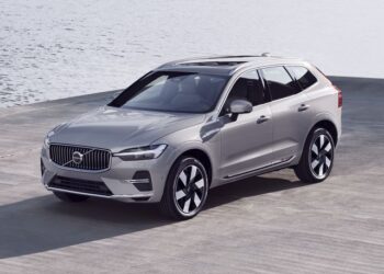 Volvo XC60 подешевел в Китае на 13 тыс. долларов, а для XC90 предлагают пожизненное бесплатное обслуживание