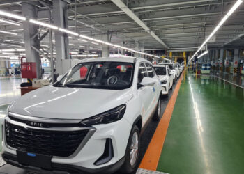 Это вам не просто «наклеить шильдик». «Автотор» начал производство автомобилей BAIC, детали для которых будут делать в России