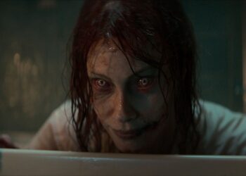 В ранних версиях «Восстания зловещих мертвецов» фигурировала зомби-кошка