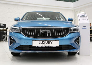 В Белоруссии ажиотажный спрос на седаны Geely Emgrand: только у одного дилера лист ожидания в 250 человек, некоторые ждут автомобиль с января