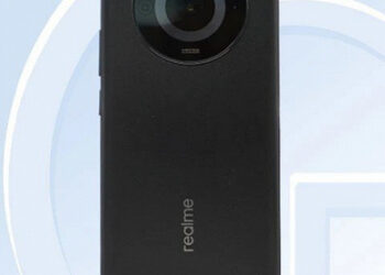 Снова изогнутый экран в недорогом смартфоне. Появились первые фотографии Realme 11 Pro+