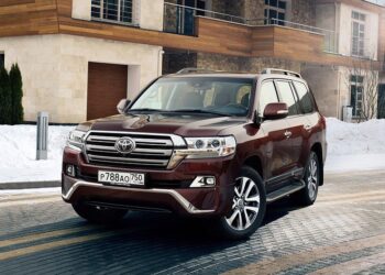 Toyota Land Cruiser и RAV4 в опасности. Их можно взломать при помощи Nokia 3310 за 10-15 секунд