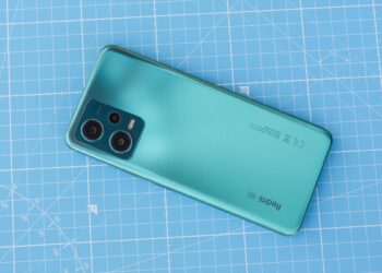 На этот смартфон Xiaomi мало кто пожалуется: обзор Redmi Note 12 (5G)