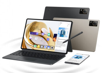 Самый безрамочный планшет? ZTE Axon Pad 5G впервые на постере