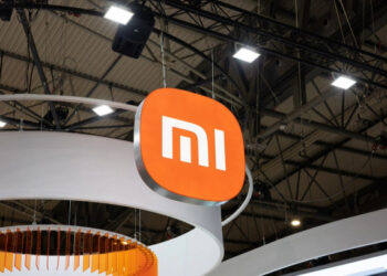 Apple и Samsung пригрозили Xiaomi за уничижительную рекламу