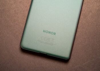 Новые секреты и сроки выхода смартфона Honor с батареей на 10 000 мАч