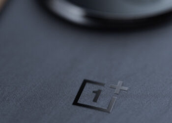 Все расцветки и наборы памяти OnePlus 15: без сюрпризов не обойдётся