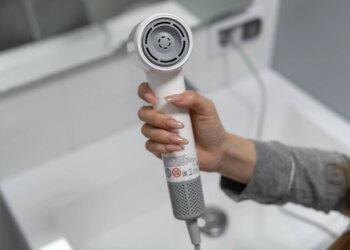 Сушит быстро и без хлопот. Обзор Dreame Hair Mini