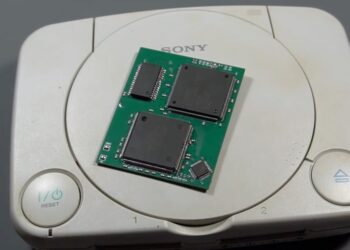 Моддер собрал самую маленькую в мире материнскую плату PlayStation из оригинальных компонентов – всего 7,6 на 6,4 сантиметра