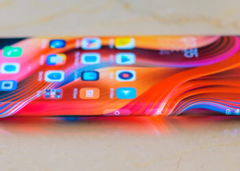 Apple работает над экранами-водопадами и вы знаете, что это значит