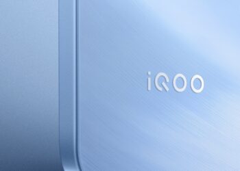 Первые секреты iQOO Z11 Turbo: компактнее, мощнее, в металле