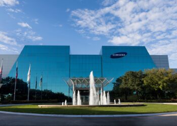 Samsung готовится к производству камер для iPhone внутри США