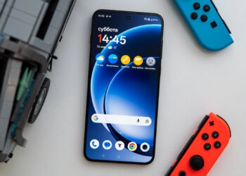 Мощный чип, Android 16 и 7400 мАч: обзор доступного флагмана OnePlus 15R