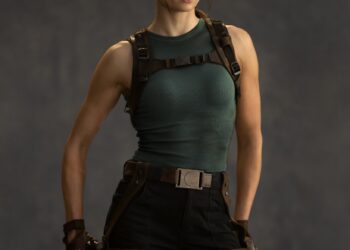 Первый взгляд: Софи Тернер в роли Лары Крофт для сериала «Расхитительница гробниц»