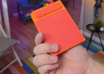 Как будет выглядеть iPhone Fold? Распечатали и сравнили с iPhone 17 Pro Max