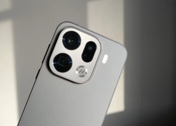 OPPO обдумывает большой апгрейд зум-камеры Find X10