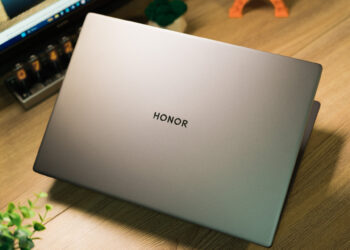 Тонкий и легкий, но прочный ноутбук: обзор «рабочей машинки» HONOR MagicBook X16 2026