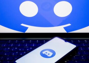 Исследователи обнаружили, что Discord в Великобритании сотрудничал с Persona и передавал селфи пользователей для проверки на терроризм и шпионаж