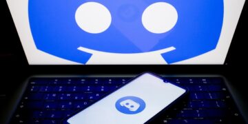 Исследователи обнаружили, что Discord в Великобритании сотрудничал с Persona и передавал селфи пользователей для проверки на терроризм и шпионаж