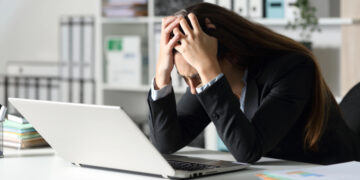 Люди, которые «увлекаются» ИИ, первыми демонстрируют признаки выгорания