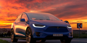 Парадокс: в США дорожают подержанные Tesla, тогда как все остальные электромобили падают в цене