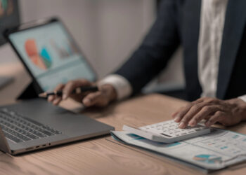 Право на покой: в Украине узаконят «игнор» рабочих чатов на праздники и выходные