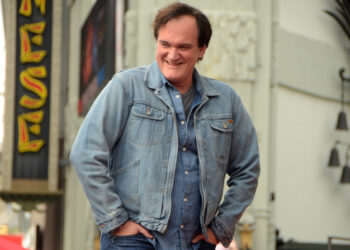 Квентин Тарантино принес «детский стул» на съемки «Приключений Клиффа Бута» и все время сидел с режиссером