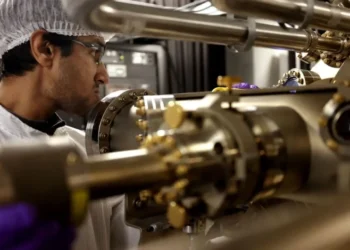 Ученые создали квантовый материал, который «извлекает» водород из солнца и воды