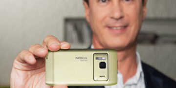 Возрождение легенды: для Nokia N8 2010 года выпустили кастомную прошивку и магазин приложений