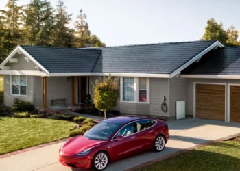 Сколько стоит «заправлять» электромобиль от собственной солнечной электростанции: итог за 2 года