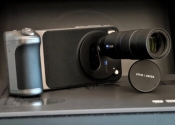 Фоточехол и съёмный объектив для Vivo X300 Pro появились в России: цены