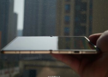 Honor победила складки гибких экранов? Живые фото Magic V6