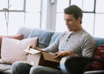 Топ-5 идей подарков к 23 февраля: для связи, активностей и не только