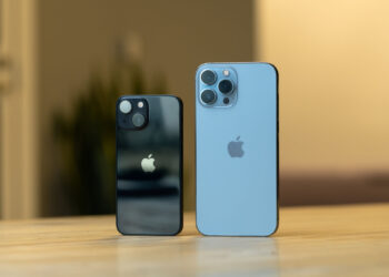 В Китае разрабатывают два сверхкрупных смартфона и один сверхкомпактный