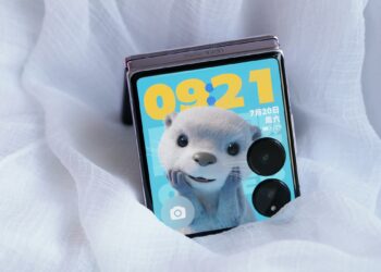 Xiaomi Mix Flip подешевел ниже 36 000 рублей на AliExpress