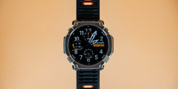 Титан, сапфир и месяц без розетки: обзор смарт-часов Amazfit T-Rex Ultra 2