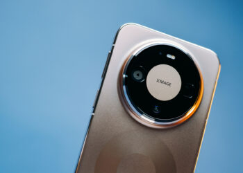 Стильный камерафон, который не боится дождя и падений: обзор HUAWEI Mate 80 Pro