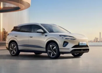 Продажи электромобилей в мире упали на 11%, в Украине — обвалились на 76%