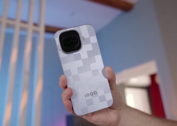 Обзор iQOO 15R: околокомпактный околофлагман