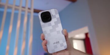 Обзор iQOO 15R: околокомпактный околофлагман