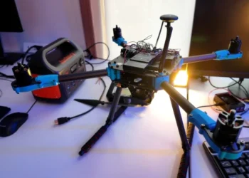 Мобильная связь — всюду, где нужно: дроны-ретрансляторы будут появляться в «мертвых зонах»