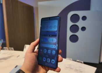 Samsung начала расследование касательно жалоб на экран Galaxy S26 Ultra