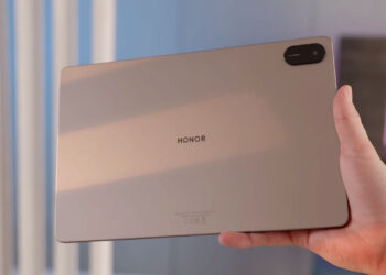 ВИДЕО: обзор Honor Pad X8b – недорогой планшет, которому не страшны дети