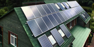 Японские ученые «сломали» физику: солнечные панели на крыше будут выдавать 130% эффективности