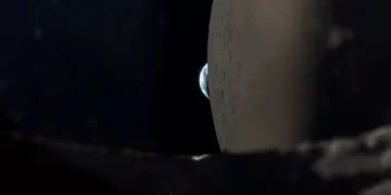 Земля исчезает за Луной: астронавт NASA снял Earthset на iPhone 17 Pro Max