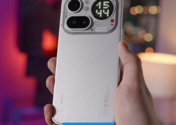 ВИДЕО: обзор Nothing Phone (4a) Pro за минуту