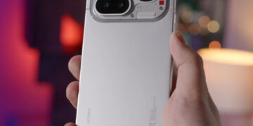 ВИДЕО: обзор Nothing Phone (4a) Pro за минуту