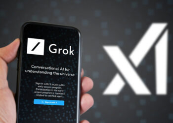 Выскочил с ножом и молотком на улицу посреди ночи: Grok довел бывшего госслужащего до психоза