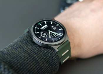 Максимум функций без оверпрайса: обзор OnePlus Watch 4 с двумя процессорами и сапфировым стеклом